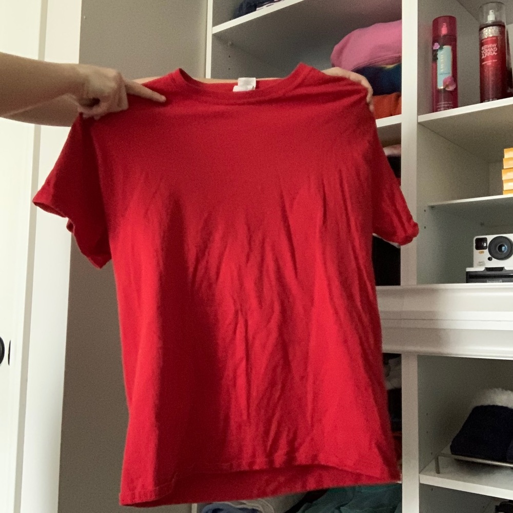 RED TEE - Picture 3 of 3